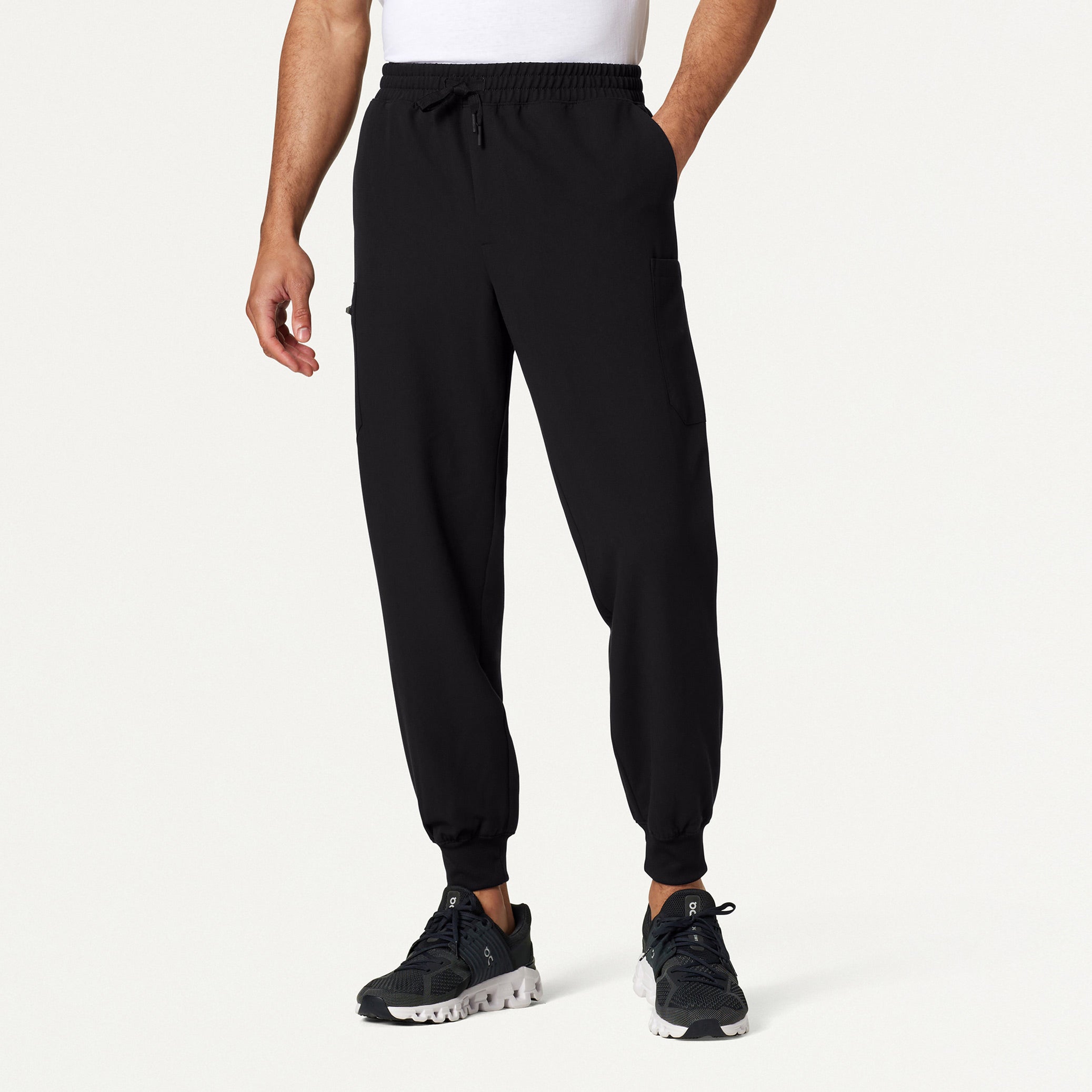 Osmo 8-Pocket Scrub Jogger - Black